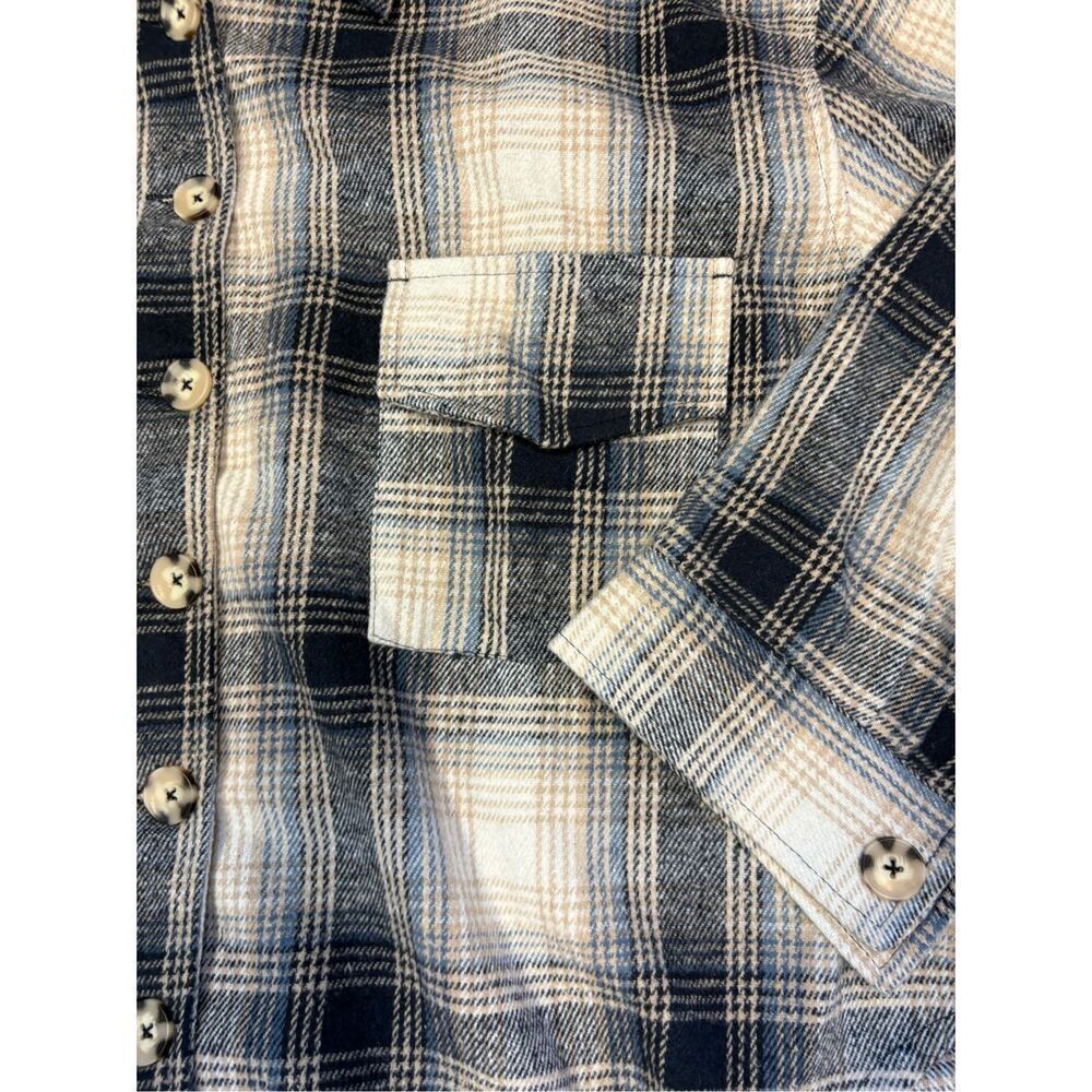 Plaid Patterned Shacket NWT - image 6